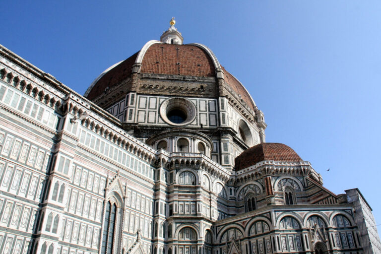 veduta esterna della cattedrale di Firenze