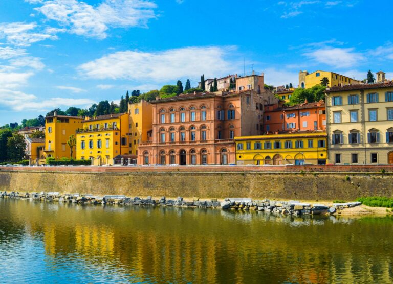 Barche sul fiume Arno